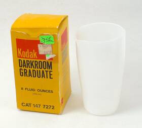 Kodak 147-7272 Nos 8 Oz 250ml Darkroom Graduate Plastic - New Old Stock Splash Proof