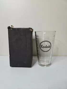 25553d Kodak Vintage 32 Oz Darkroom Graduate 900cc Glass Measuring Pitcher With Orig Box