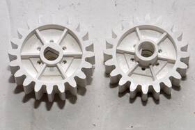 Noritsu A136556-00 2 Genuine 20 Tooth Drive Gears For Mini Lab Processor Nos