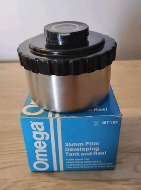 Omega 467-102 - 35mm Film Devloping Tank With Reel #467-102 Original Box Very Good