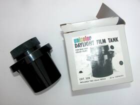Unicolor 021595001304 New Daylight Film Tank With 2 - 35mm Reels