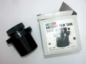 Unicolor 021595001304 New Daylight Film Tank With 2 - 35mm Reels